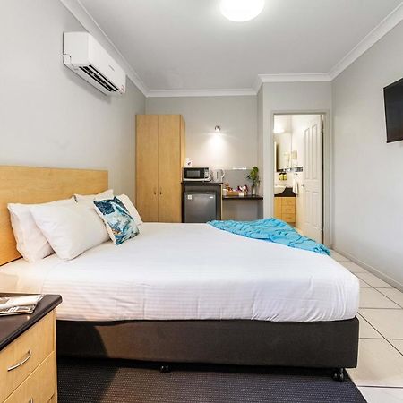 Alara Motor Inn Mackay Exteriör bild