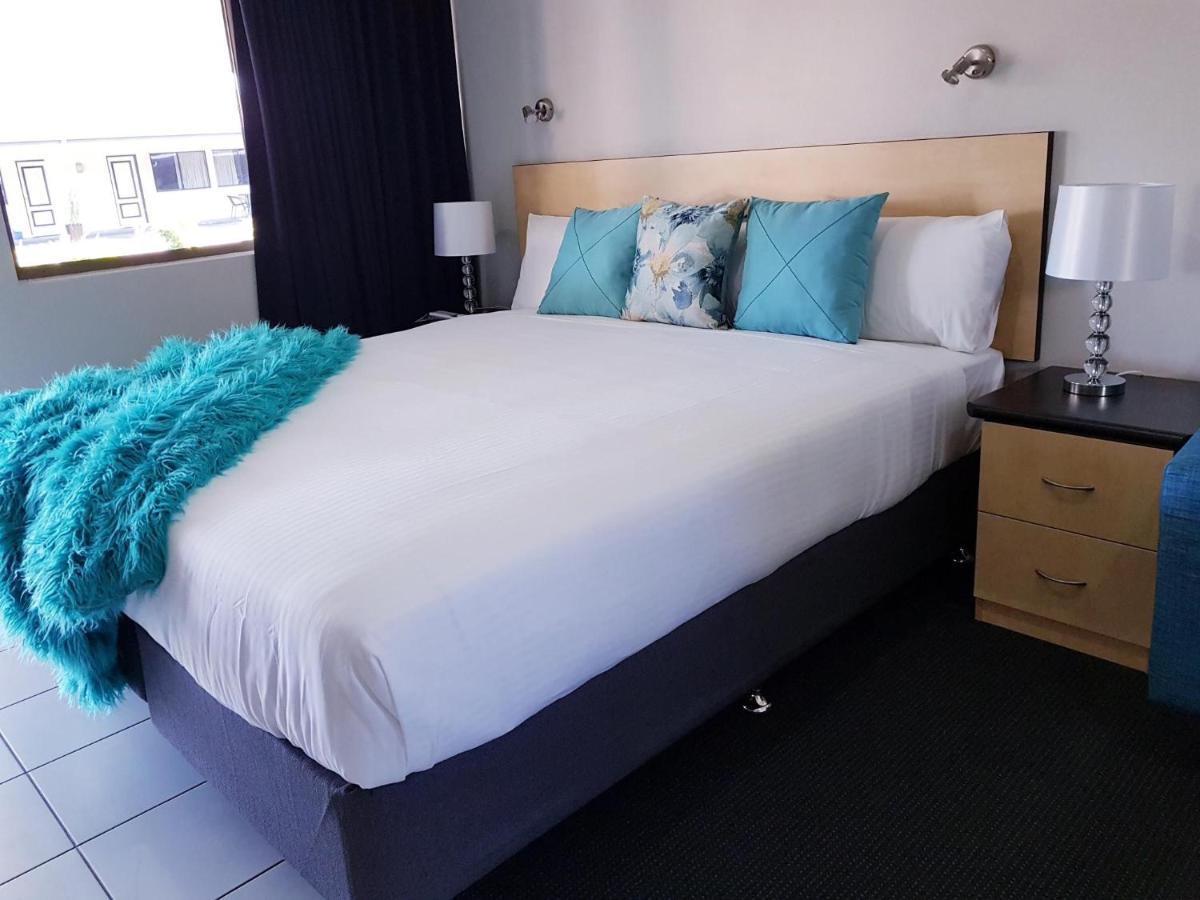 Alara Motor Inn Mackay Exteriör bild