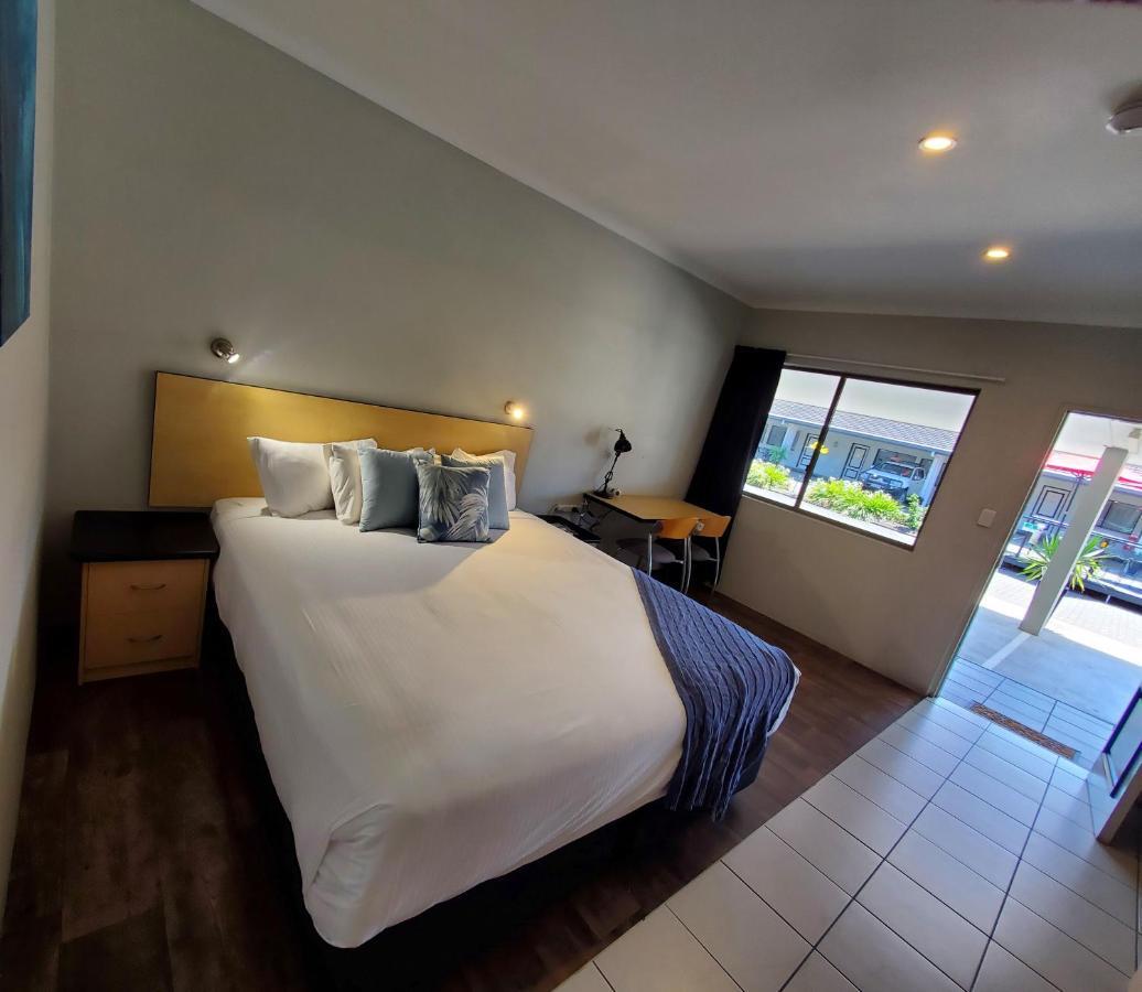 Alara Motor Inn Mackay Exteriör bild