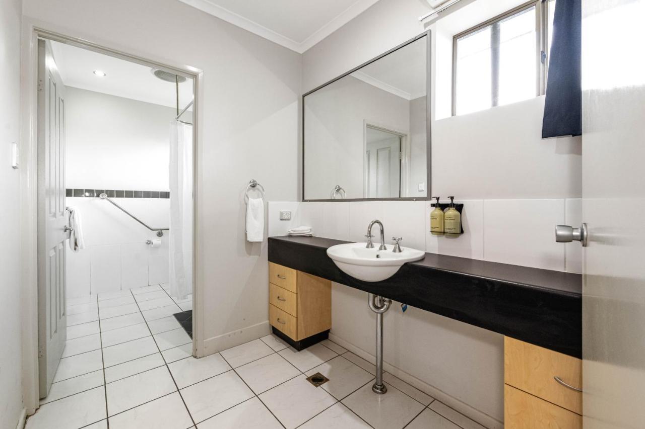 Alara Motor Inn Mackay Exteriör bild