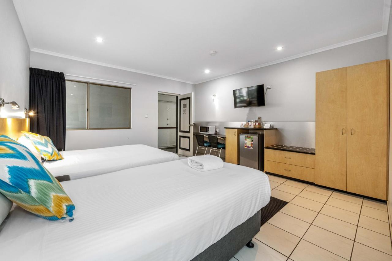 Alara Motor Inn Mackay Exteriör bild