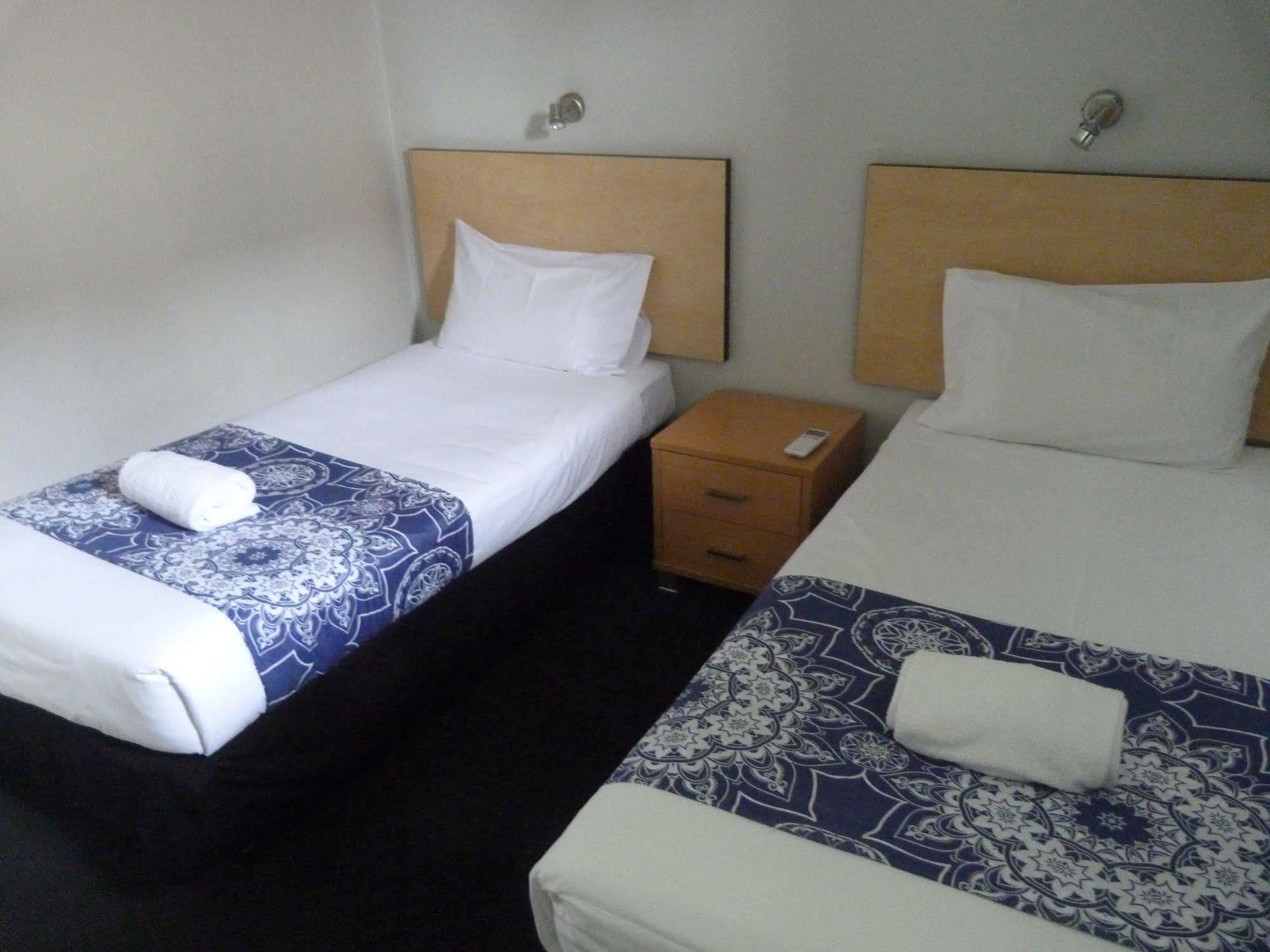 Alara Motor Inn Mackay Exteriör bild