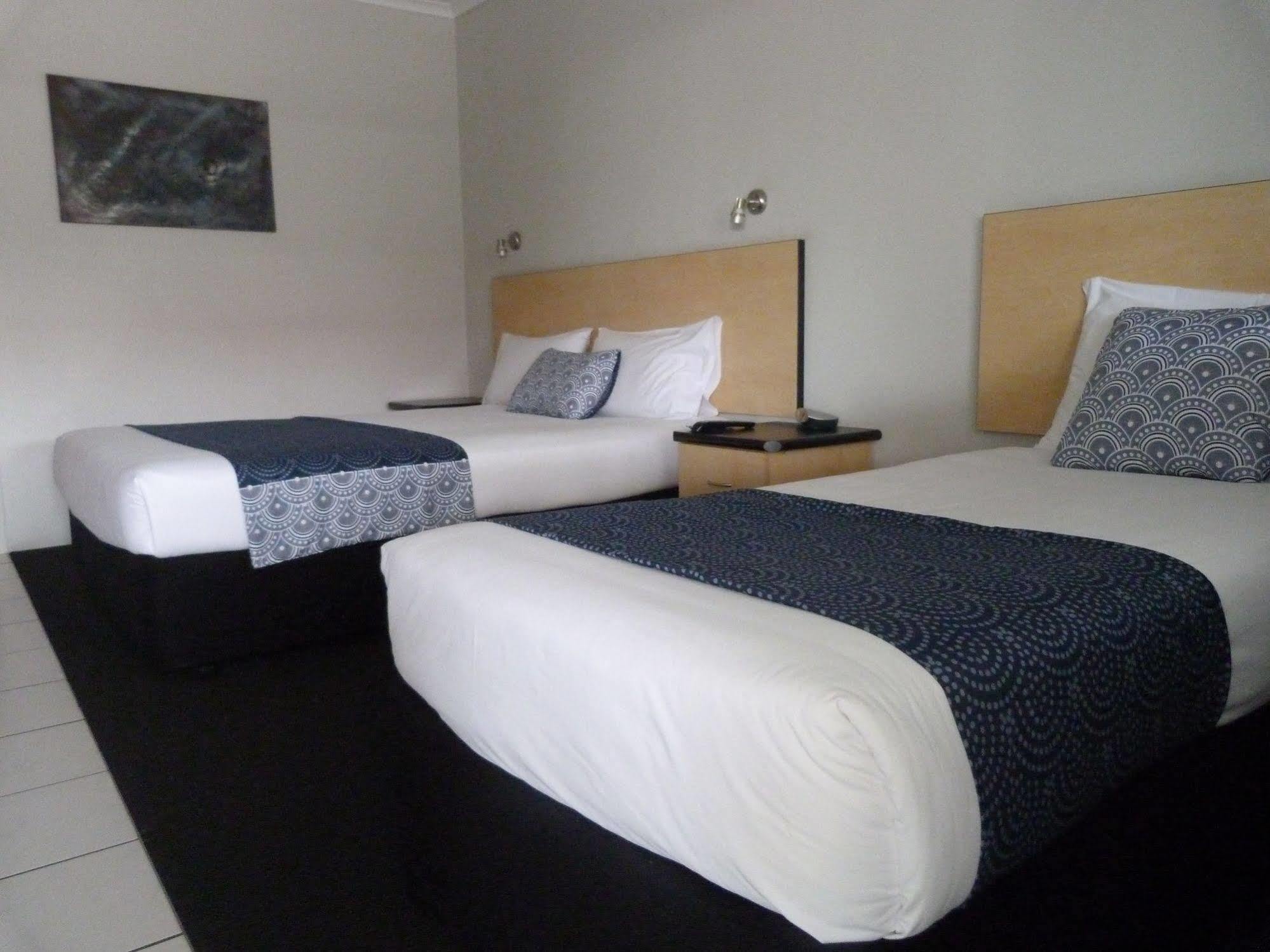 Alara Motor Inn Mackay Exteriör bild