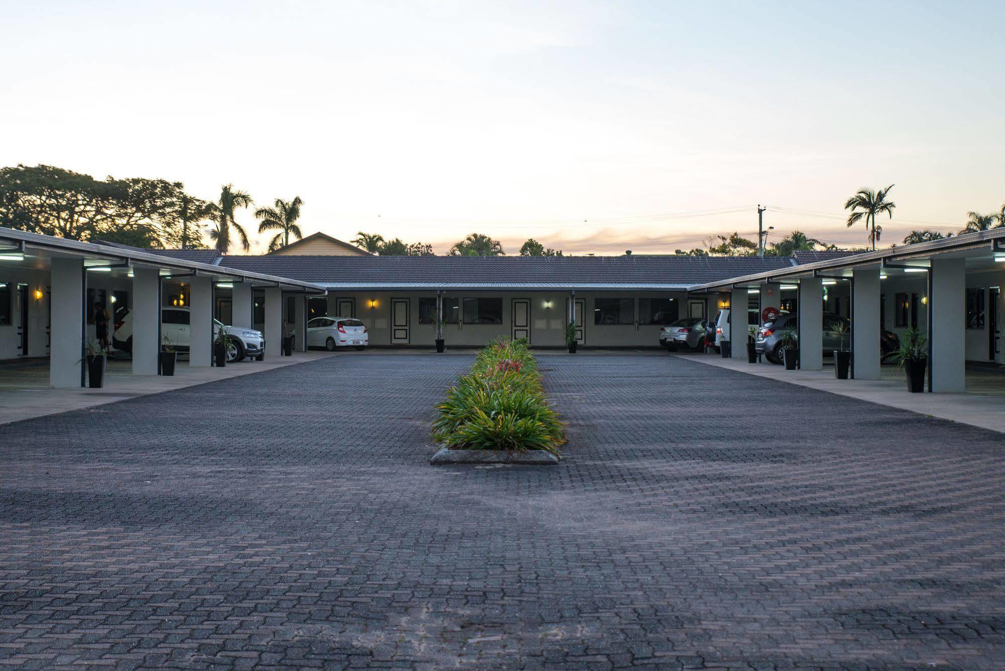 Alara Motor Inn Mackay Exteriör bild