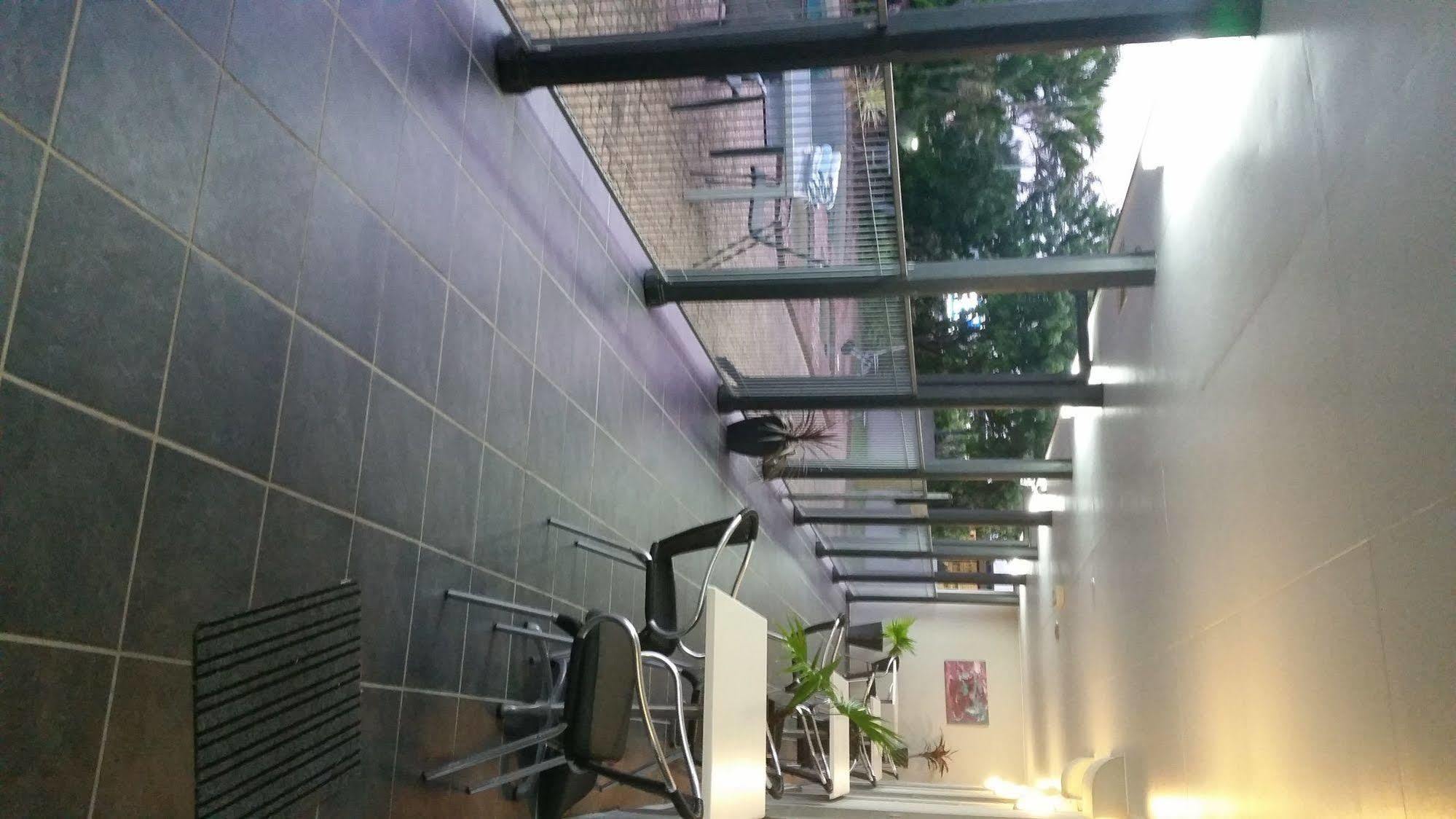 Alara Motor Inn Mackay Exteriör bild